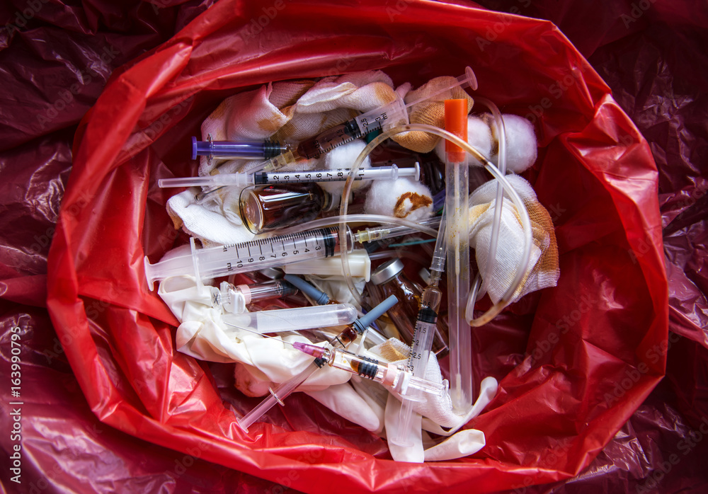 Infectious waste must be disposed of in the trash bag and red.Waste