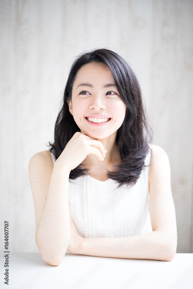 若い女性 若い女性