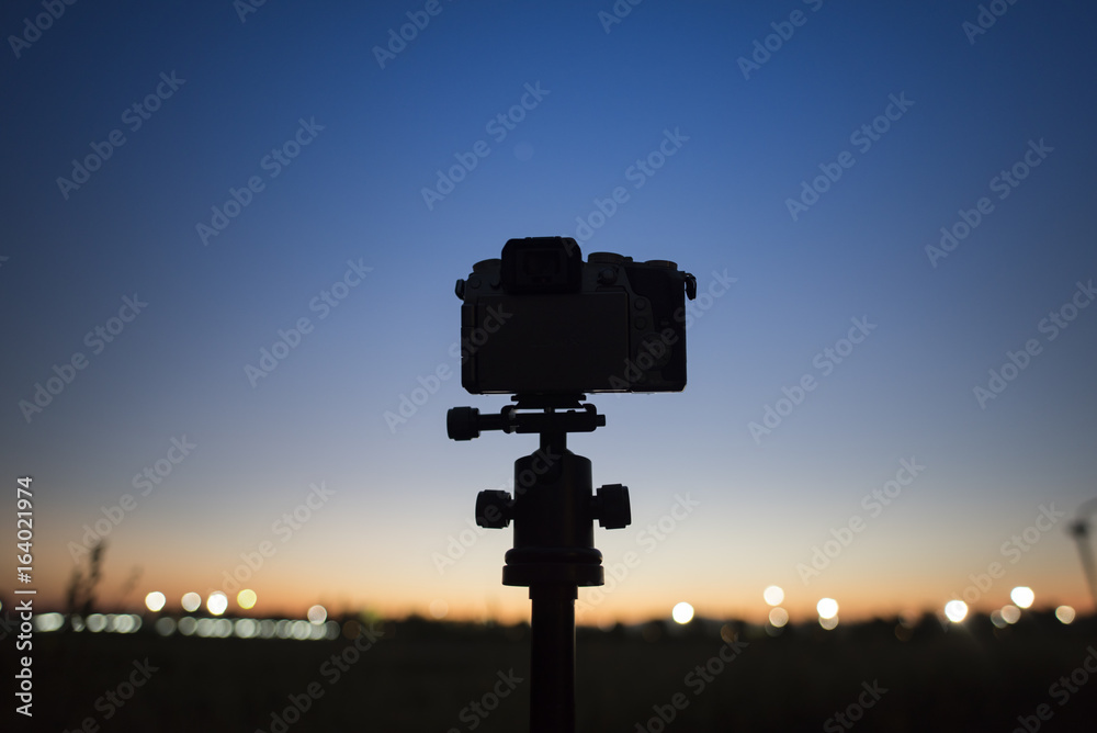 DSLR Camera take a sunset picture DSLR Camera take a sunset picture