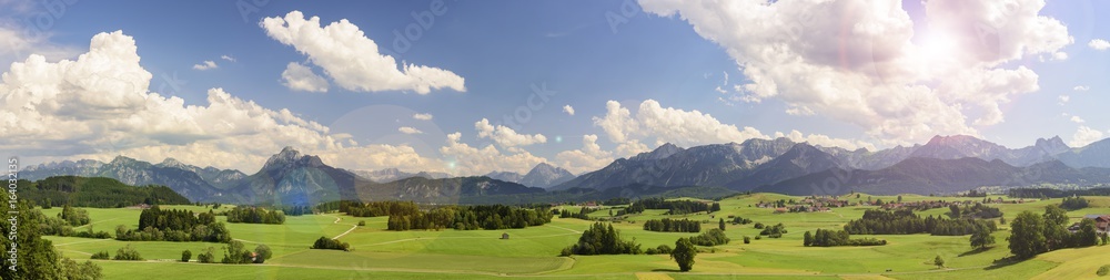 Panorama Landschaft in Bayern im Allgäu bei Füssen - obrazy, fototapety, plakaty 