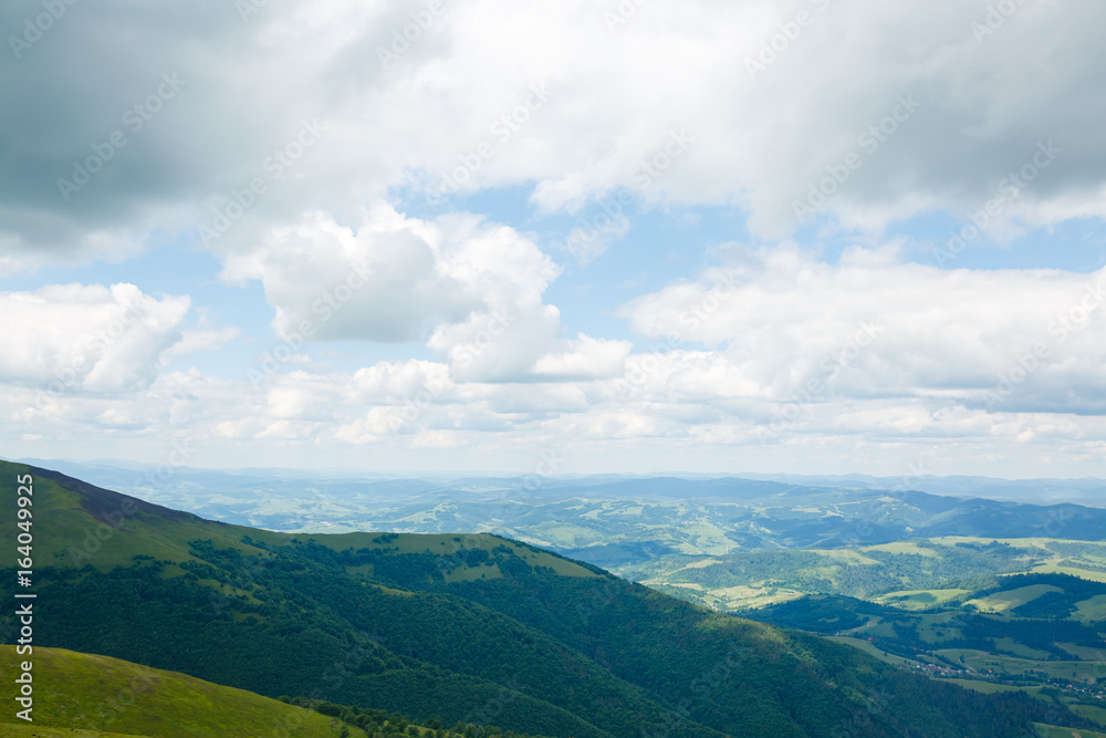 Fototapeta premium The cloud over the mountain range.