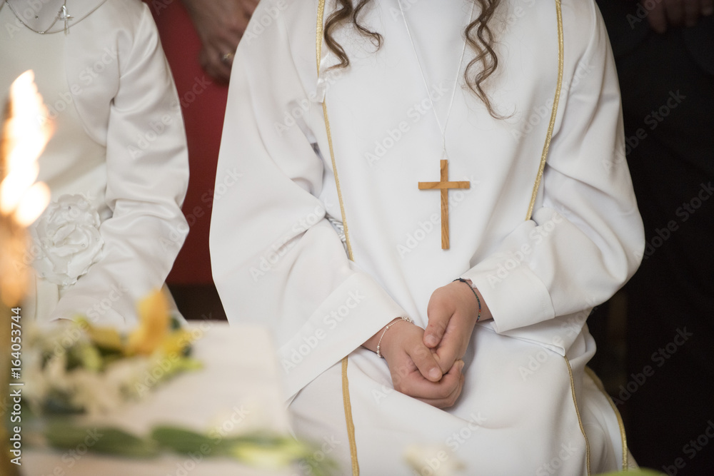 Obraz premium Comunione in chiesa