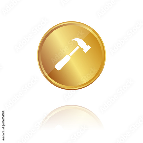 Hammer - Werkzeug - Gold Münze mit Reflektion