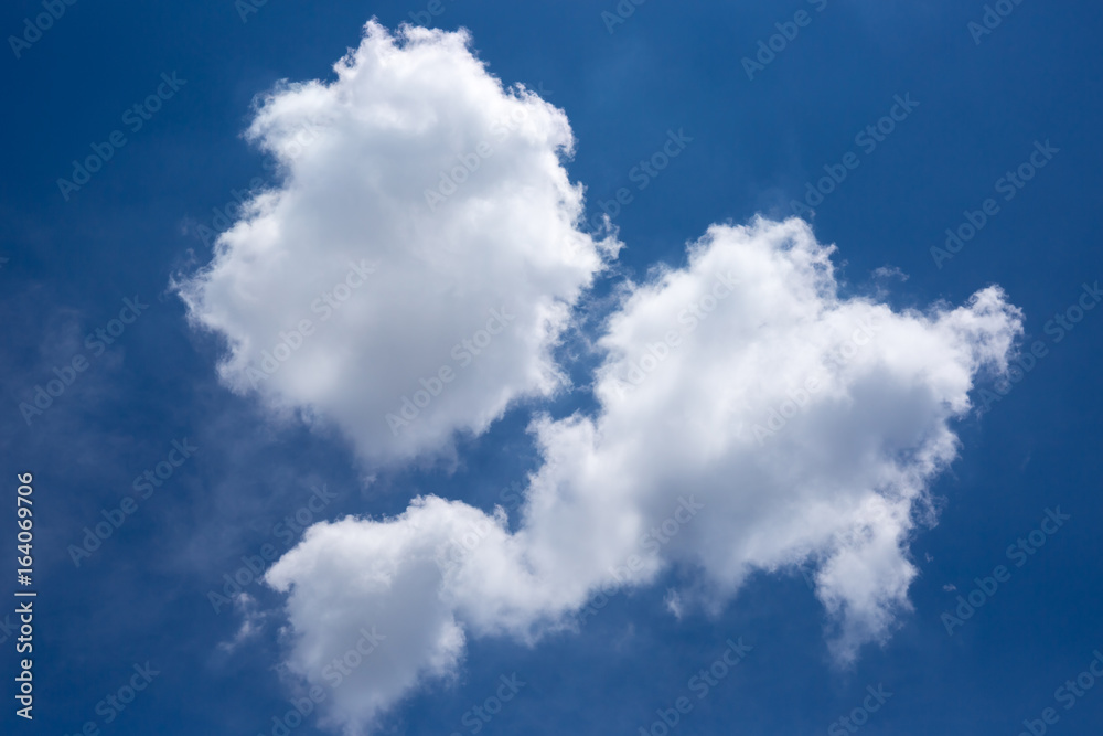 Obraz premium Abstract clouds in blue sky for blackground