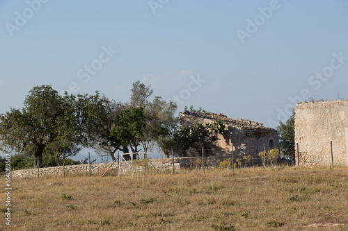 Shepherd's hut, Cavagrande del Cassibile Orientated Nature Reserve, spring, Sicily  photo