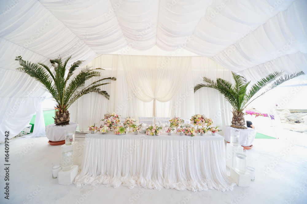 Fototapeta luxury wedding decorations with gentle rose and white tones