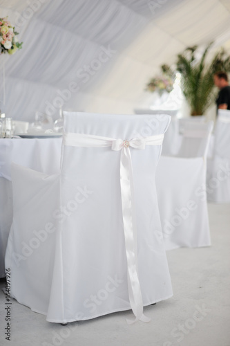 luxury wedding decorations with gentle rose and white tones