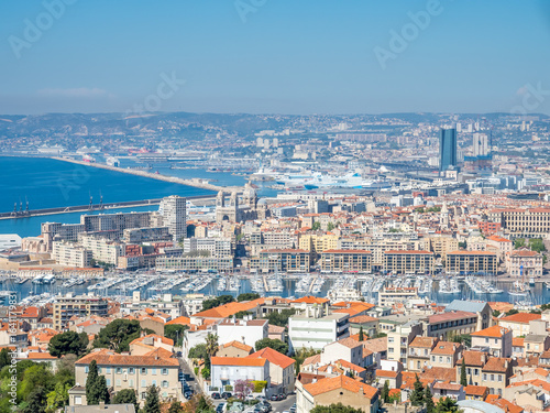 Cityscape of Marseille © jeafish