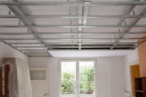 Schilderij op canvas installation de faux plafond structure metal stud