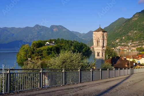 Ossuccio Kirche Santa Maria Maddalena am Comer See in Italien - Ossuccio church Santa Maria Maddalena on Lake Como photo