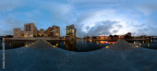 Vue Panoramique des rives du Lez à Montpellier photo