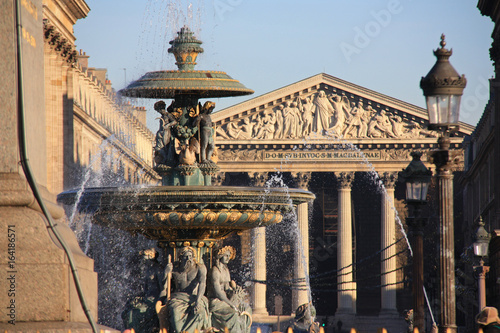 Photography Fontaine des Mers place de la Concorde à Paris, France