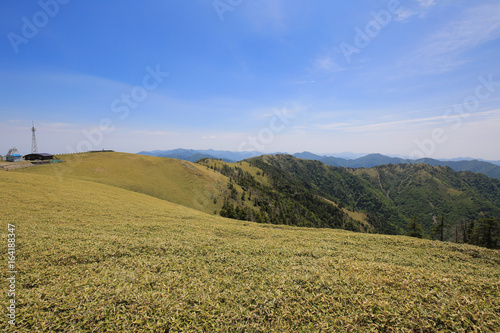 徳島県　剣山山頂　頂上三角点から見た風景 photo