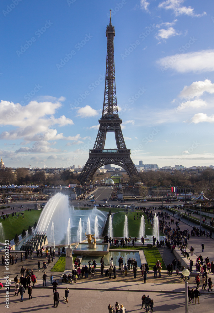 Eiffel Tower and fountain at Jardins du Trocadero, Paris