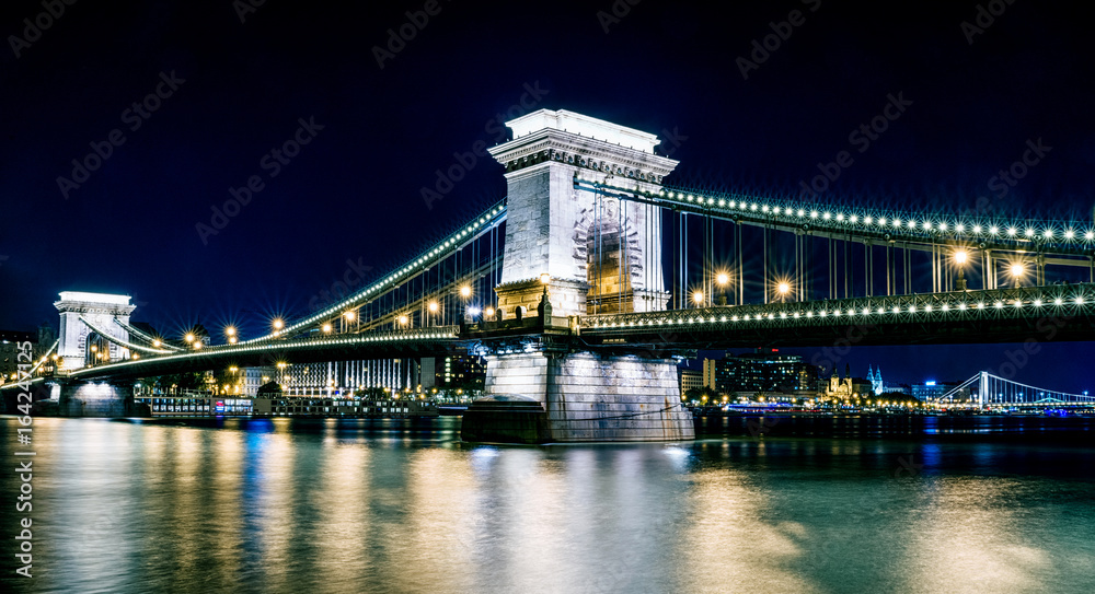 Naklejka premium Chain brdige in Budapest, Hungary