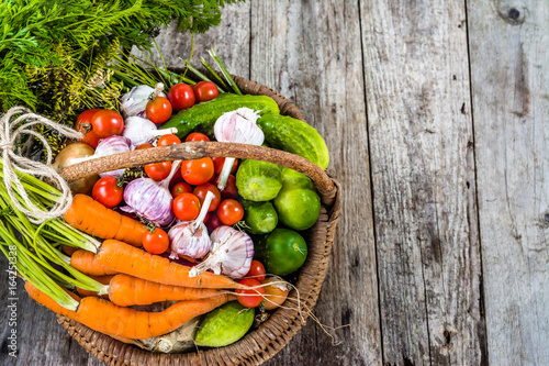 Fototapeta Naklejka Na Ścianę i Meble -  Organic vegetables background, colorful assorted produce, healthy eating concept