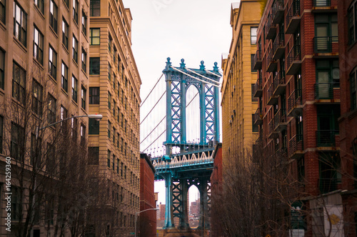 Manhatton bridge, Dumbo, New York © PixHound