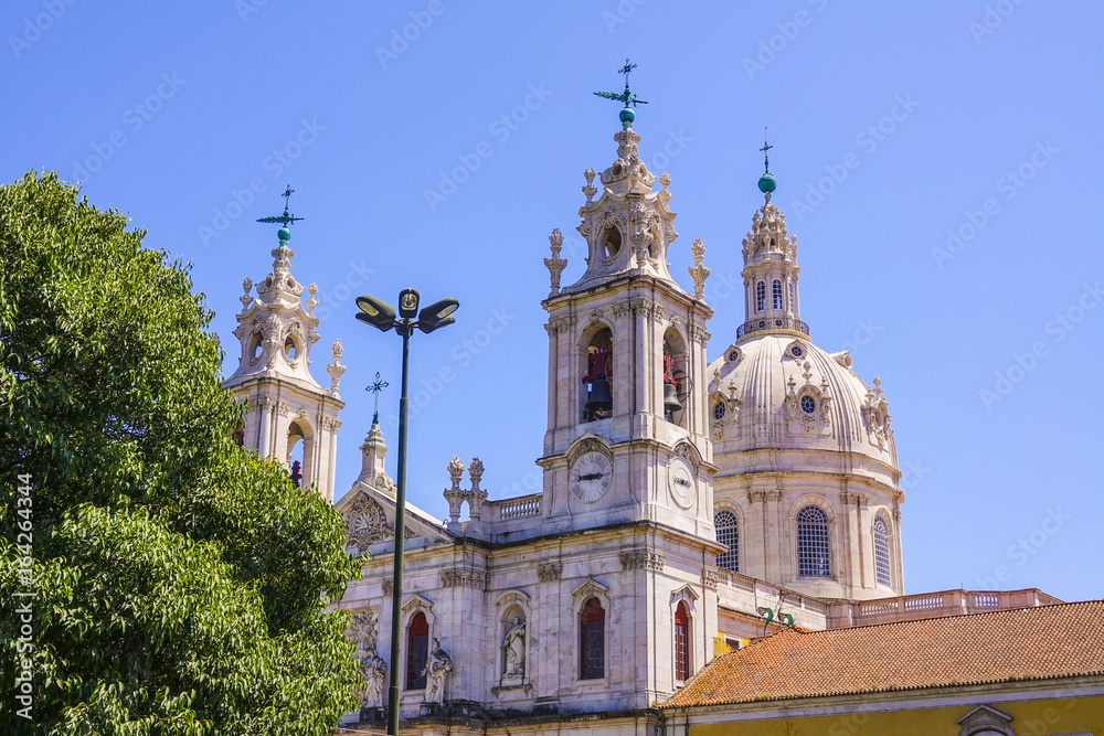 Obraz premium Famous Estrela Basilica in Lisbon