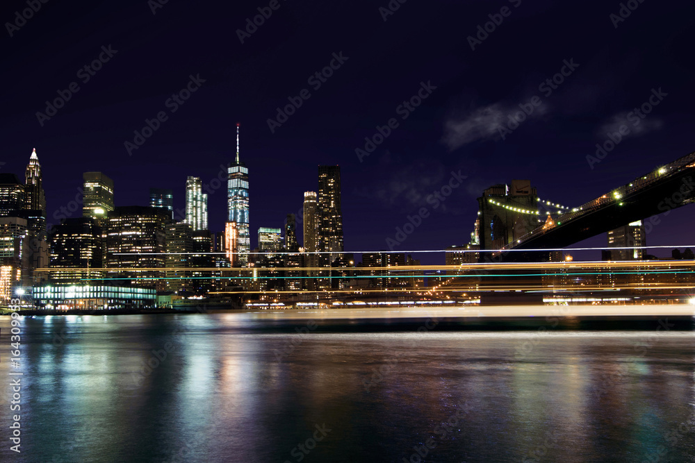 Naklejka premium New York Skyline Light Trails