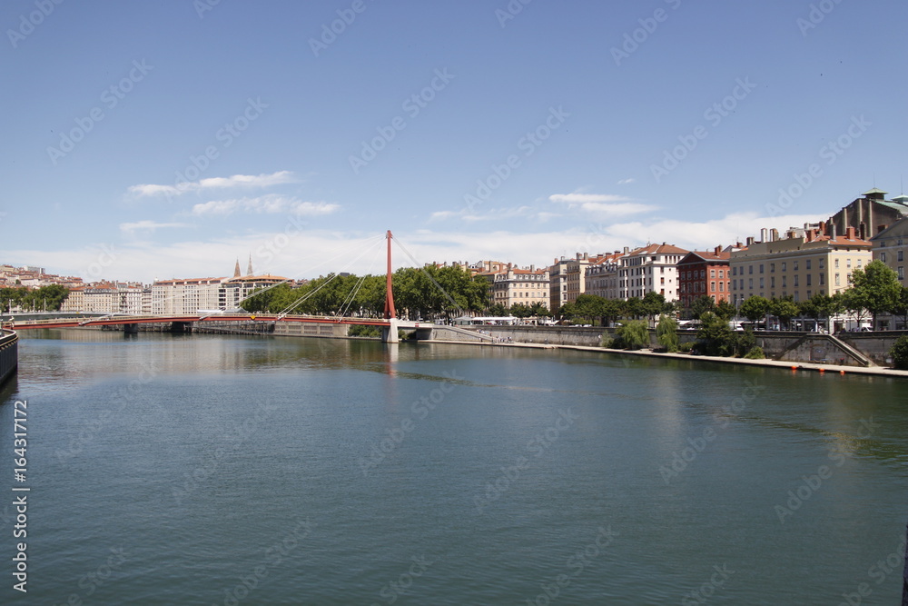 Obraz premium Passerelle du Palais de Justice sur la Saône à Lyon