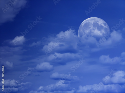 Mond Wolken 