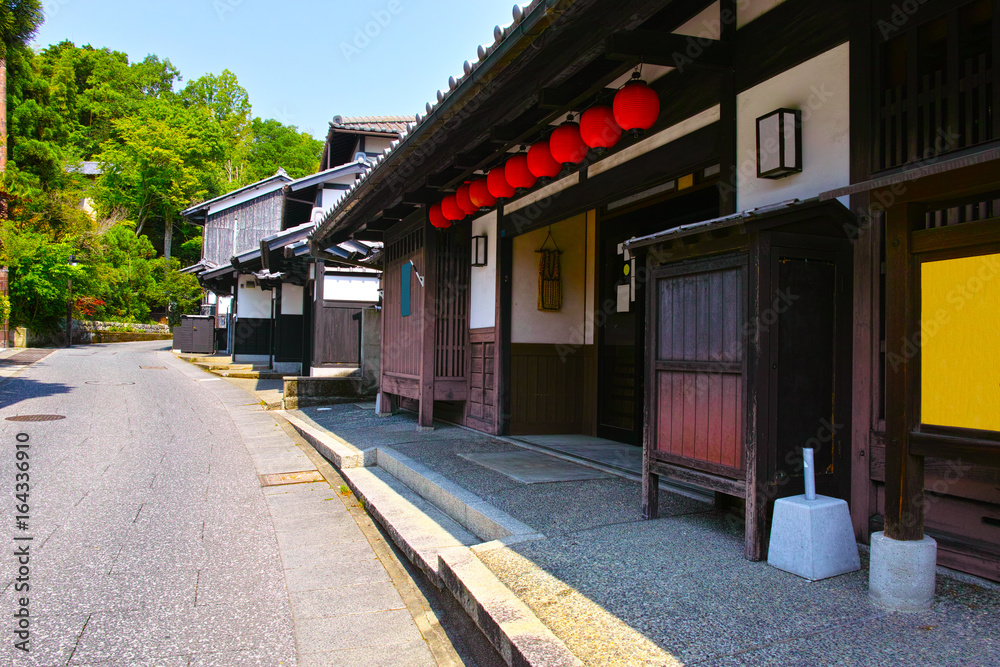 京都　奥嵯峨の鳥居本町の町並み