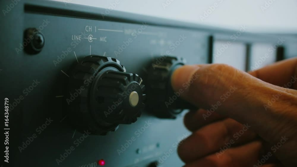 オープンリールテープレコーダー　録音レベル調整