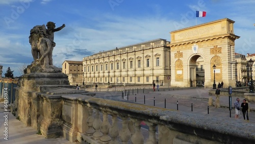 Montpellier, arc de triomphe et palais de justice (France)