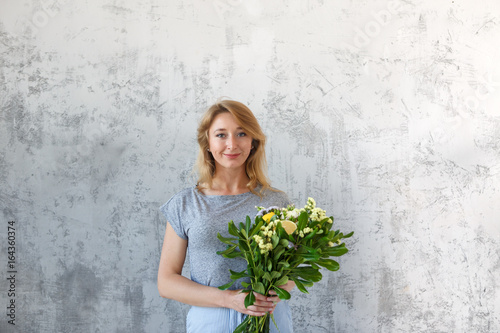 Photo of florist with flowers