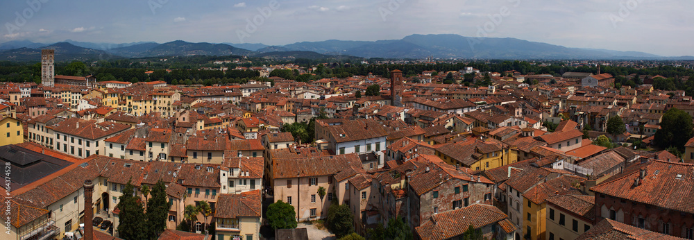 Lucca - Mittelalterliche Stadt in der Toskana