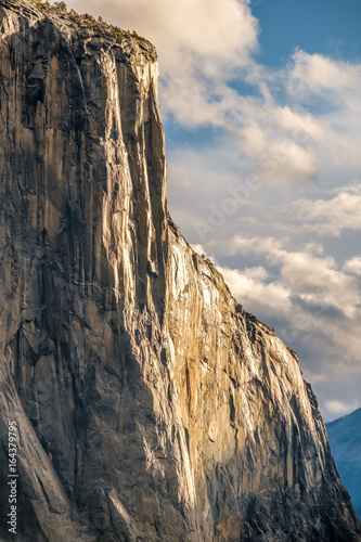El Capitan rock in Yosemite National Park © haveseen