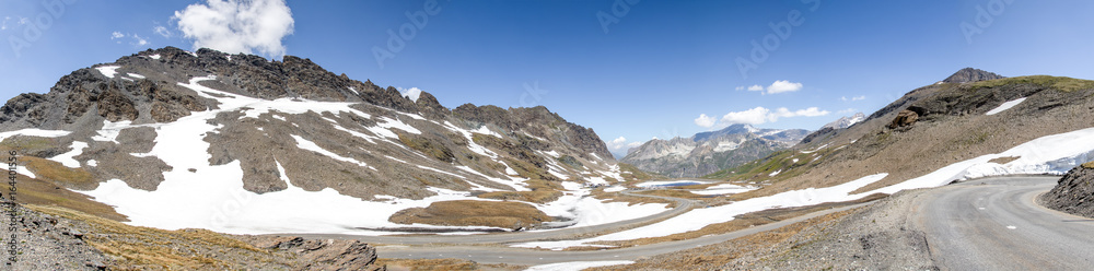 Panorama au col de l'Iseran dans les Alpes