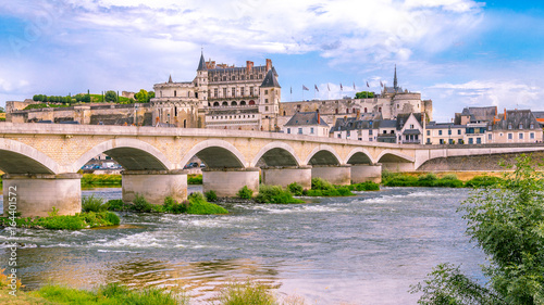 Le château d'Amboise et la Loire photo