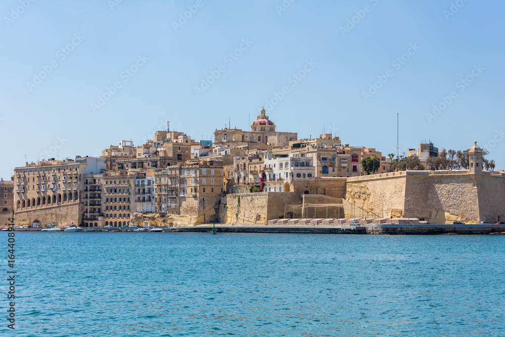 An Vallettas Ufer