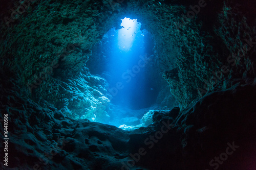 Stampa su tela Sun Light into the Underwater Cave