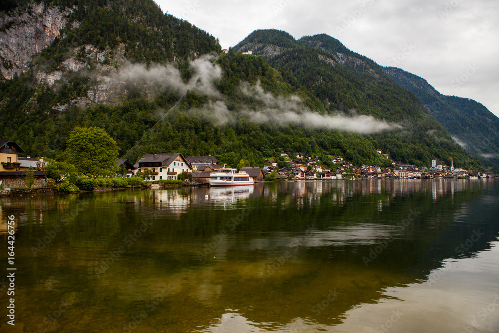 Fototapeta premium Hallstatt Austria cloudy