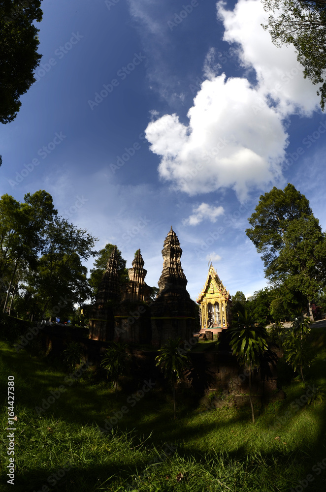 Fototapeta premium Tempel der Khmer Kultur in Südostasien