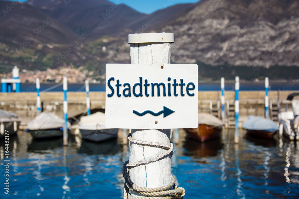 Naklejka premium Schild 232 - Stadtmitte