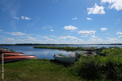 Petit port au bord du lac Piipsjärvi en Finlande