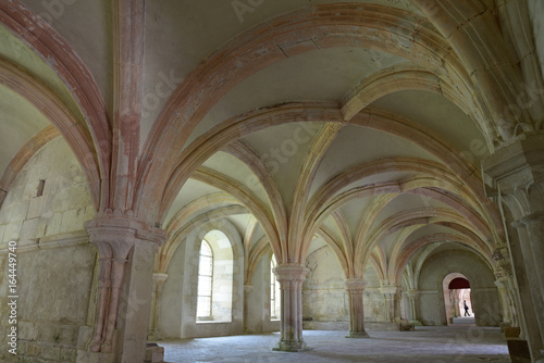 Vo  tes en crois  es d ogives de la salle capitulaire de l abbaye de Fontenay  France