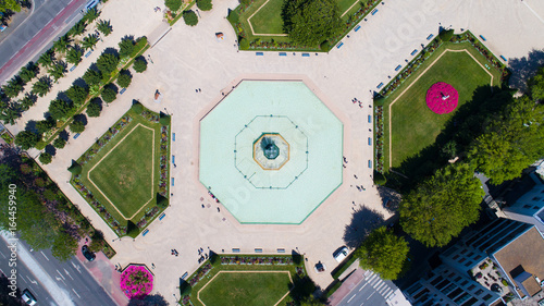 Photographie aérienne de la fontaine du jardin du Mail, à Angers