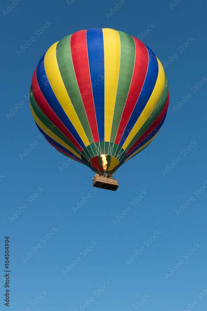 Heißluftballon in der Luft, Frankreich Heißluftballon in der Luft, Frankreich