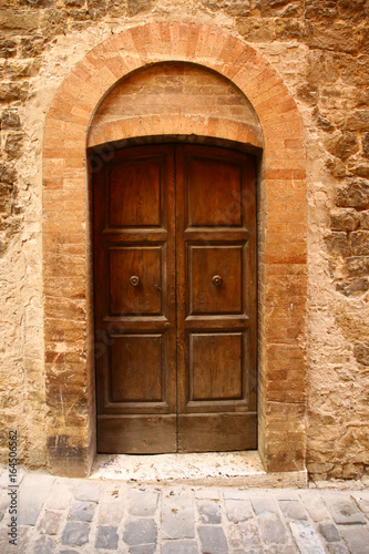 Typical mediterranean entrance in Italy © fotorath
