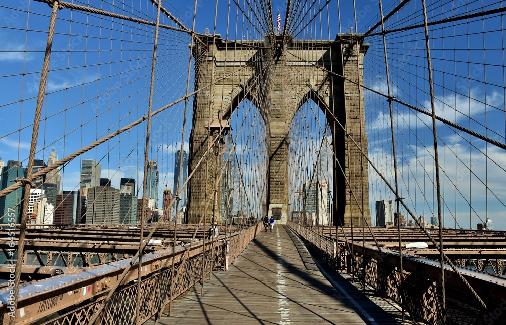Naklejka premium Most Brookliński, który łączy Brooklyn z Manhattanem