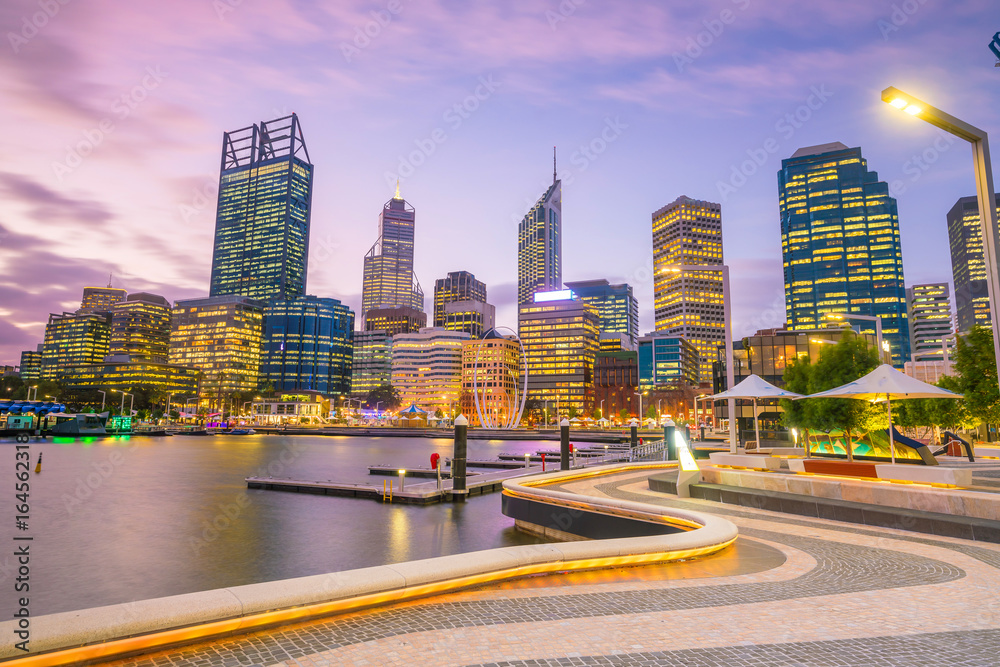 Fototapeta premium Downtown Perth skyline in Australia
