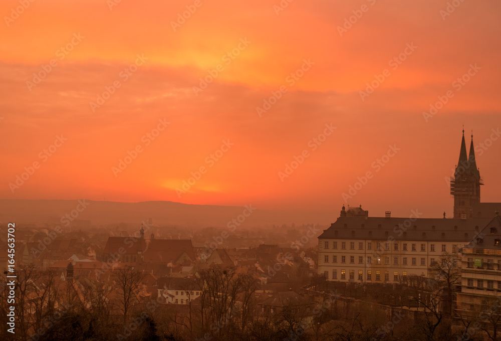 Bamberg bei Sonnenaufgang vom Michaelsberg aus fotografiert