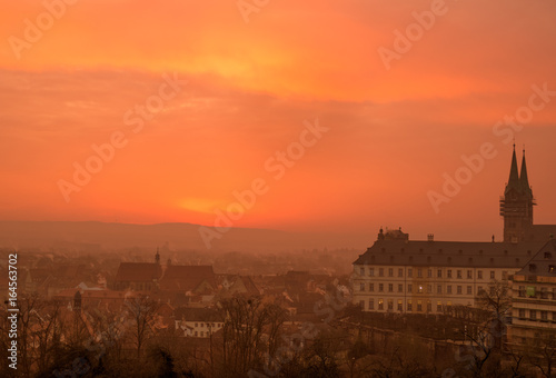Bamberg bei Sonnenaufgang vom Michaelsberg aus fotografiert