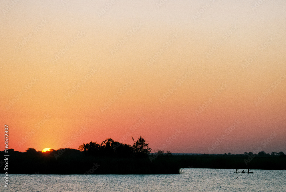 Sonnenuntergang am Wasser