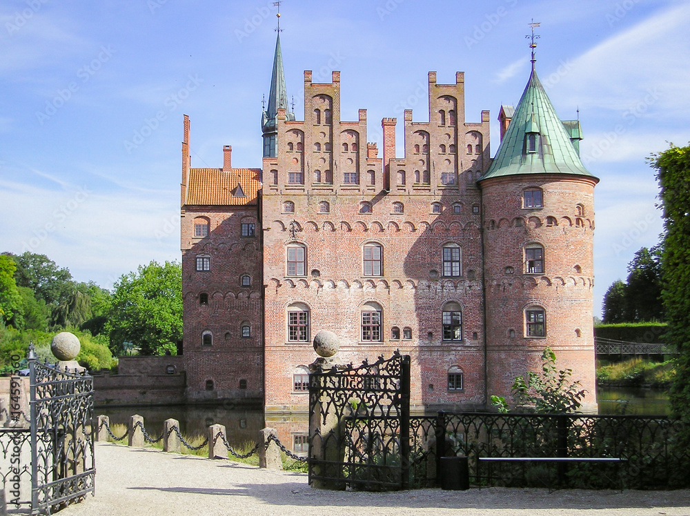 Castle of Denmark famous for the setting of the hamlet