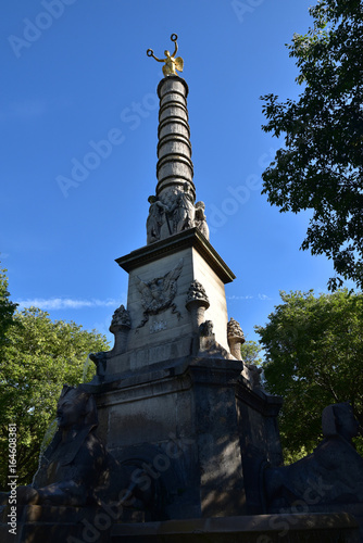 Fontaine de la Victoire place du Châtelet à Paris, France © JFBRUNEAU